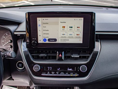 Used 2023 Toyota Corolla Cross LE image 27