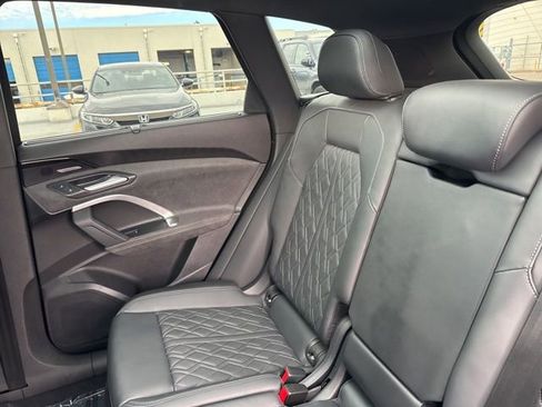 Used 2025 Audi SQ5 Premium Plus image 25