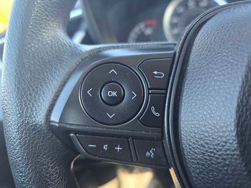 Used 2022 Toyota Corolla LE image 32