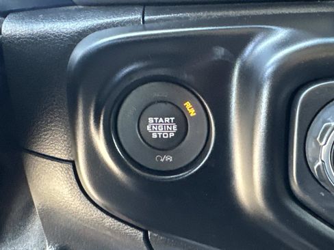 Used 2020 Jeep Gladiator Sport w/ Quick Order Package 24S image 17