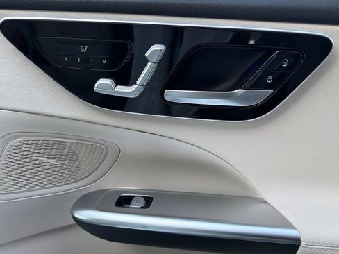 Certified 2025 Mercedes-Benz C 300 Sedan image 19