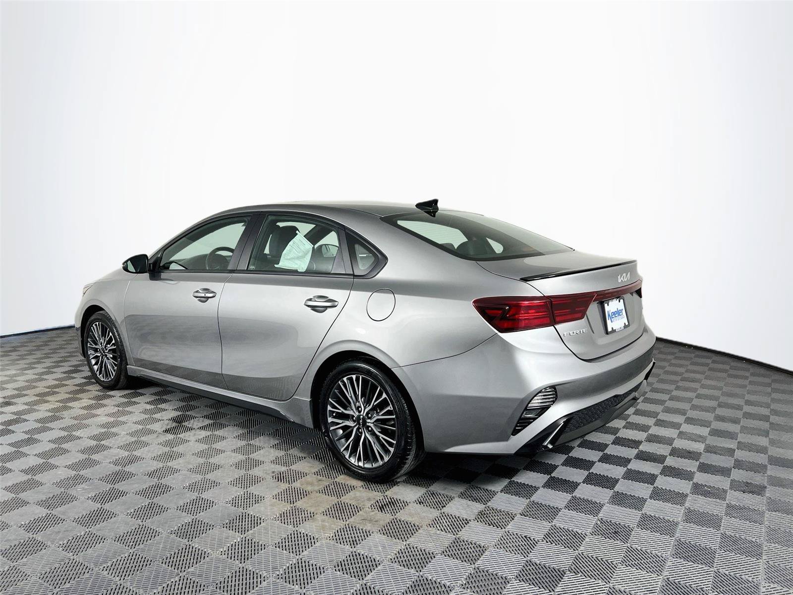 Used 2023 Kia Forte GT-Line w/ GT-Line Premium Package FWD image 4