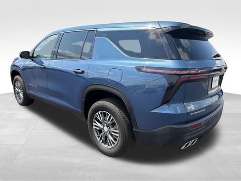 Used 2024 Chevrolet Traverse LS FWD image 3