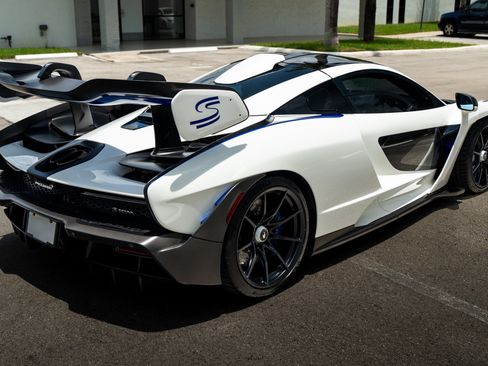 Used 2019 McLaren Senna RWD image 10