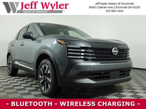 Certified 2025 Nissan Kicks SV w/ Charging Package image 1