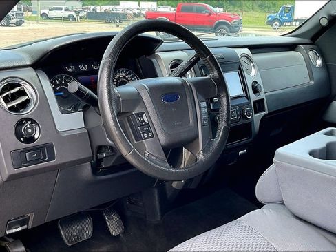 Used 2013 Ford F150 XLT w/ XLT Chrome Pkg image 13