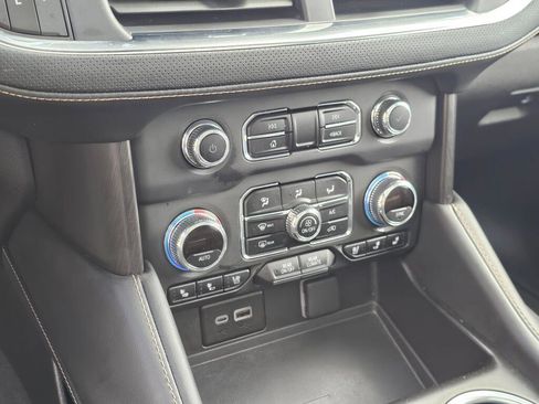 Used 2024 GMC Yukon XL AT4 w/ Technology Package AWD/4WD image 38