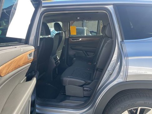 New 2026 Volkswagen Atlas SE image 11