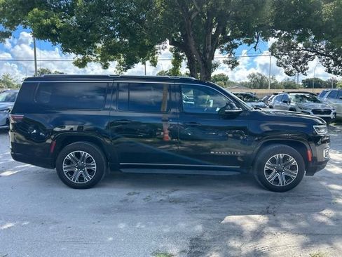 Used 2024 Jeep Wagoneer L Series II w/ Flexible Seating Group AWD/4WD image 19