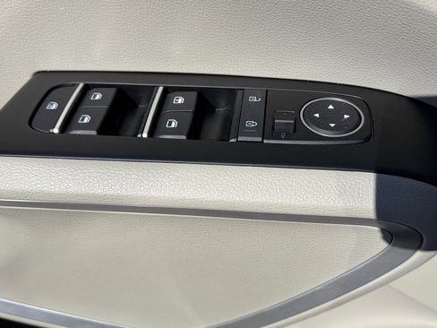 Certified 2025 Kia Soul LX w/ LX Technology Package image 16