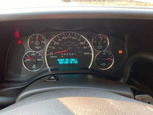 Used 2022 Chevrolet Express 2500 w/ Driver Convenience Package RWD image 14