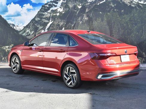 Used 2023 Volkswagen Jetta SEL image 9