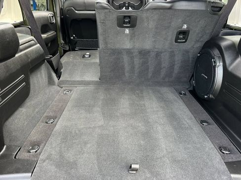 Used 2024 Jeep Wrangler Unlimited Sahara w/ Technology Group AWD/4WD image 18