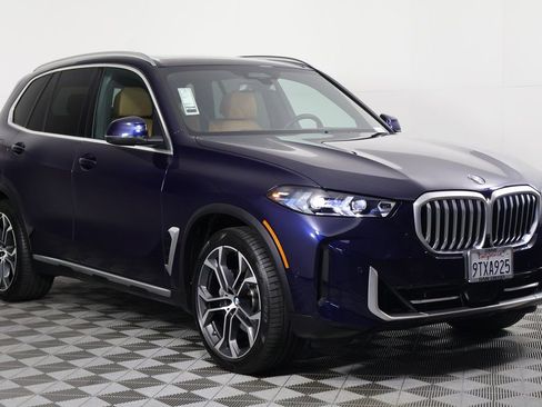 Used 2025 BMW X5 sDrive40i image 3