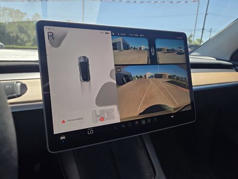 Used 2023 Tesla Model Y Long Range AWD/4WD image 17