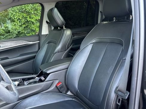 Used 2022 Jeep Grand Cherokee Limited 4xe image 16