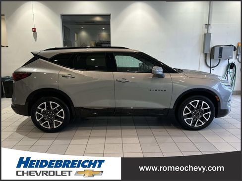 Certified 2023 Chevrolet Blazer RS image 2