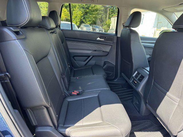 Used 2022 Volkswagen Atlas SE w/ Black Wheel Package AWD/4WD image 12
