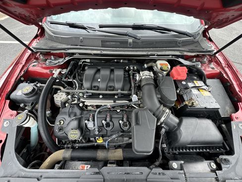 Used 2015 Ford Taurus SEL image 24