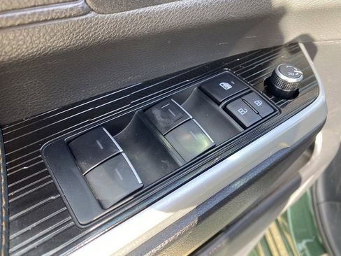 Certified 2025 Toyota Sienna XLE Woodland Edition image 26