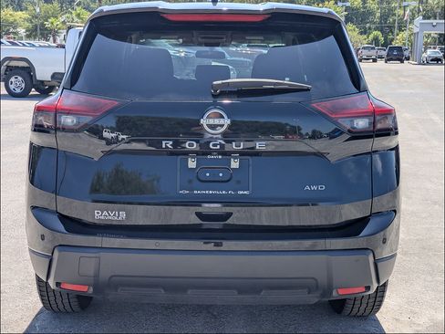 Used 2025 Nissan Rogue SV AWD/4WD image 6