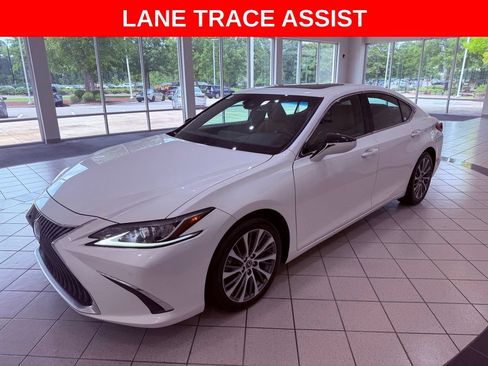 Used 2019 Lexus ES 350 w/ Premium Package FWD image 3