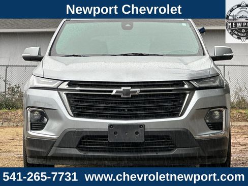 Used 2023 Chevrolet Traverse LT w/ Midnight/Sport Edition image 10