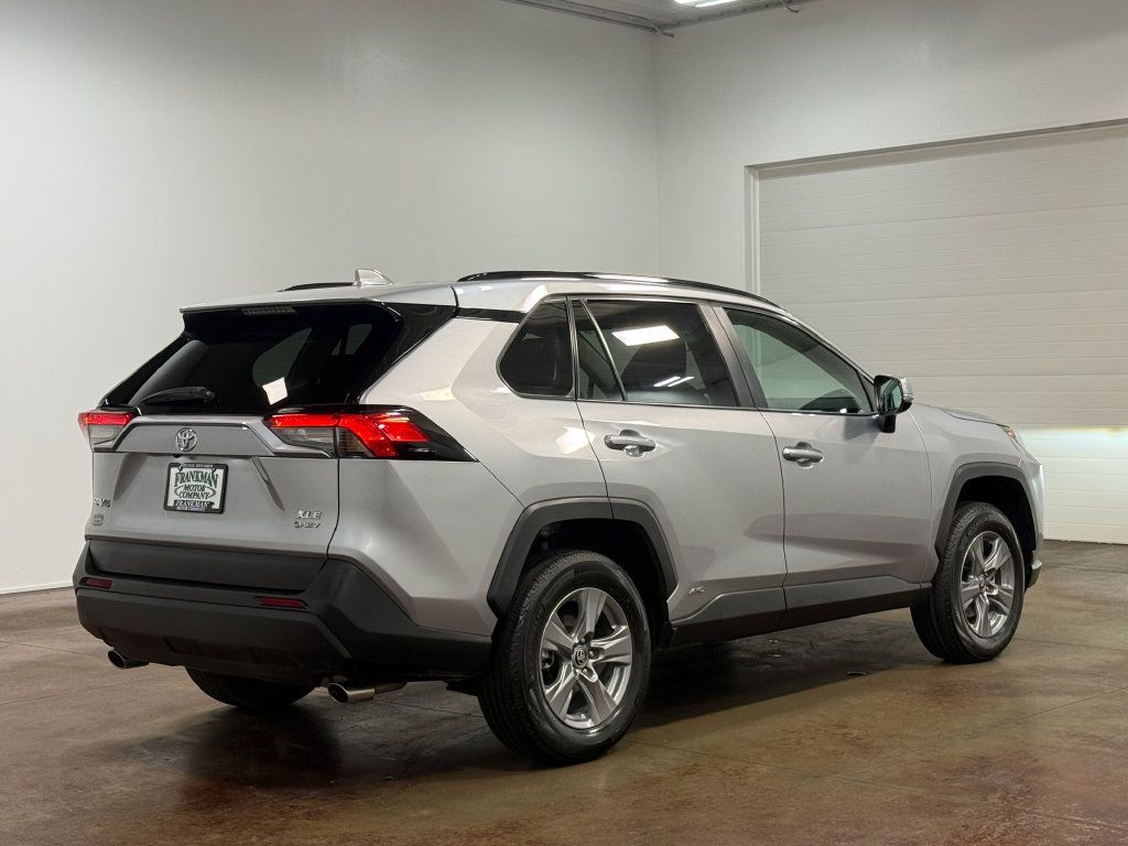 Used 2025 Toyota RAV4 XLE AWD/4WD image 24
