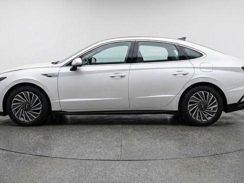 Used 2025 Hyundai Sonata SEL FWD image 5