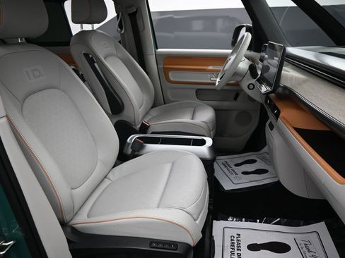 Used 2025 Volkswagen ID. Buzz 1st Edition image 34