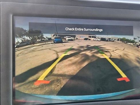 Used 2022 Chrysler Voyager LX image 13