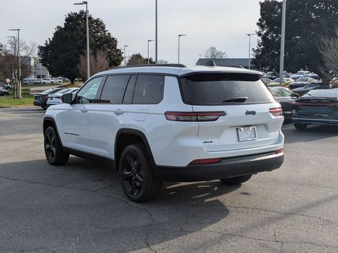 New 2025 Jeep Grand Cherokee L Altitude image 7
