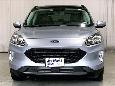 Used 2022 Ford Escape Titanium w/ Class II Trailer Tow Package image 3