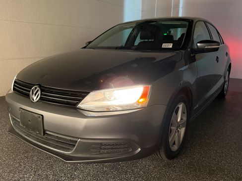 Used 2013 Volkswagen Jetta TDI FWD image 42