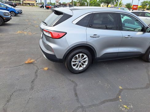 Used 2022 Ford Escape SE AWD/4WD image 9