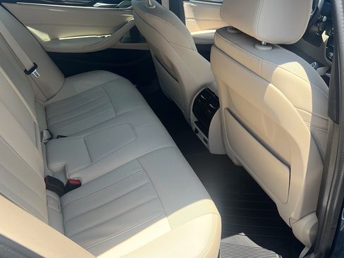 Used 2023 BMW 530e w/ Premium Package RWD image 18
