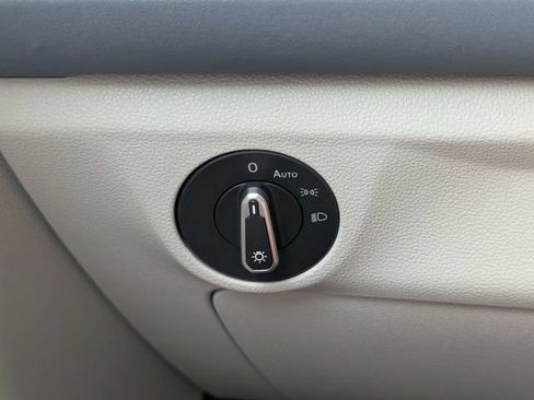 New 2026 Volkswagen Jetta SE FWD image 28