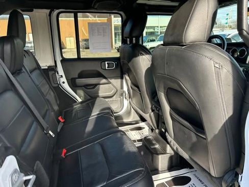 Used 2021 Jeep Wrangler Unlimited Sahara image 28