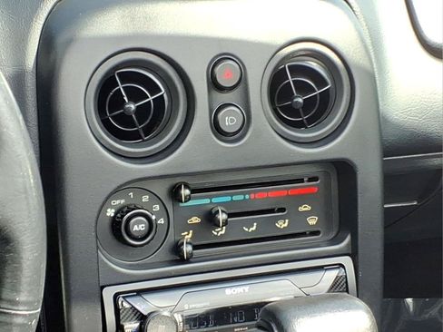 Used 1997 MAZDA MX-5 Miata RWD image 12