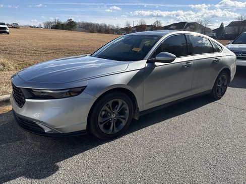 Used 2024 Honda Accord EX image 5