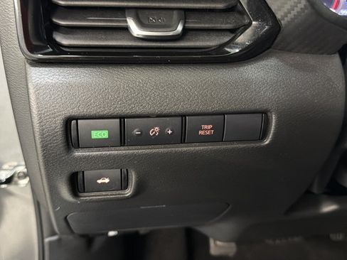 Used 2025 Nissan Sentra SV FWD image 35
