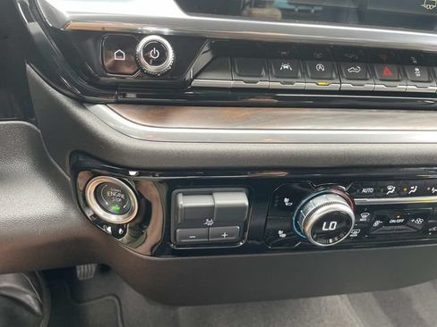 Used 2025 GMC Sierra 1500 SLT AWD/4WD image 26