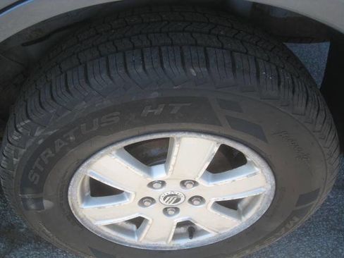 Used 2010 Mercury Mariner 4WD image 32