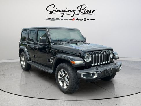 Used 2018 Jeep Wrangler Unlimited Sahara AWD/4WD image 1