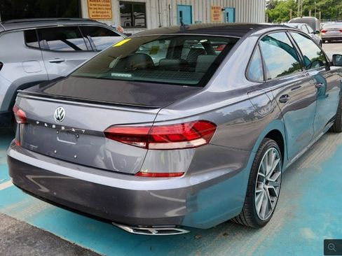 Used 2022 Volkswagen Passat 2.0T R-Line FWD image 3