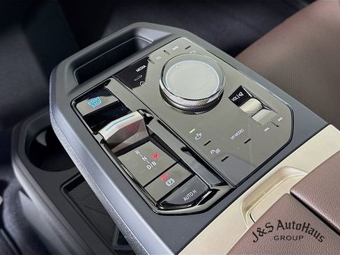 Used 2024 BMW iX xDrive50 w/ Sport Package image 21