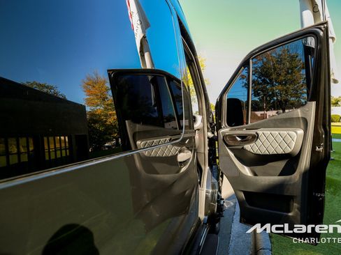 Used 2020 Mercedes-Benz Sprinter 3500 w/ Windows All Around Package image 15