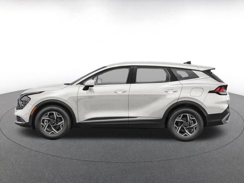 Used 2025 Kia Sportage LX FWD image 3