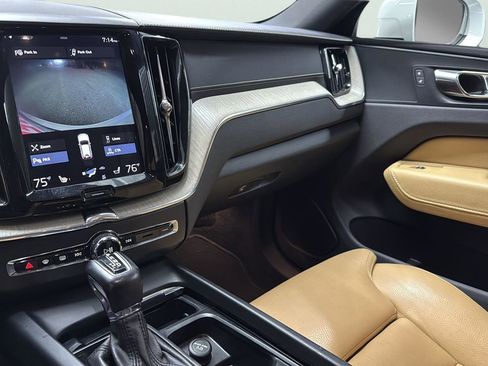 Used 2018 Volvo XC60 T6 Inscription w/ Convenience Package image 20