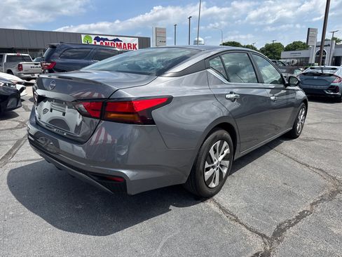 Used 2024 Nissan Altima 2.5 S FWD image 5